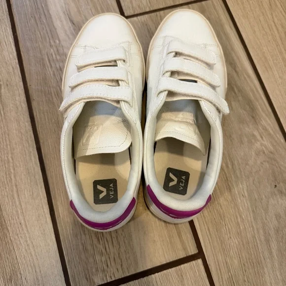 Veja RECIFE LEATHER Sneakers - Picture 7 of 12